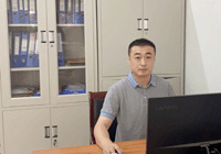 《以你我青春妙筆，書寫辰龍?jiān)娨馕恼隆?甘  霖